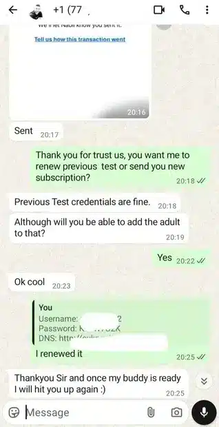 Customer conversation confirming a successful Smartiflix IPTV renewal and personalized channel setup.